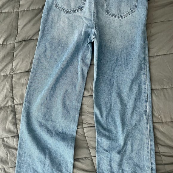NEW- HIGH RISE WIDE LEG JEANS - Picture 2 of 8
